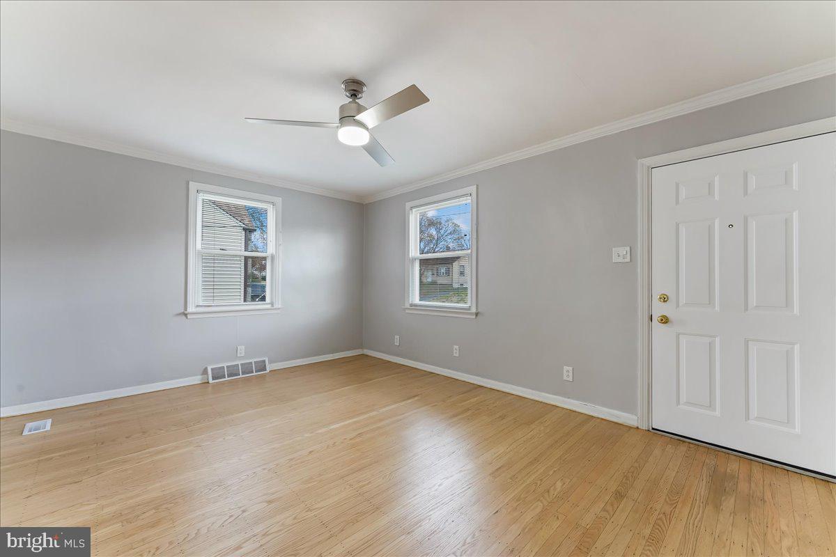 221 W Martin Ln Property Photo 12