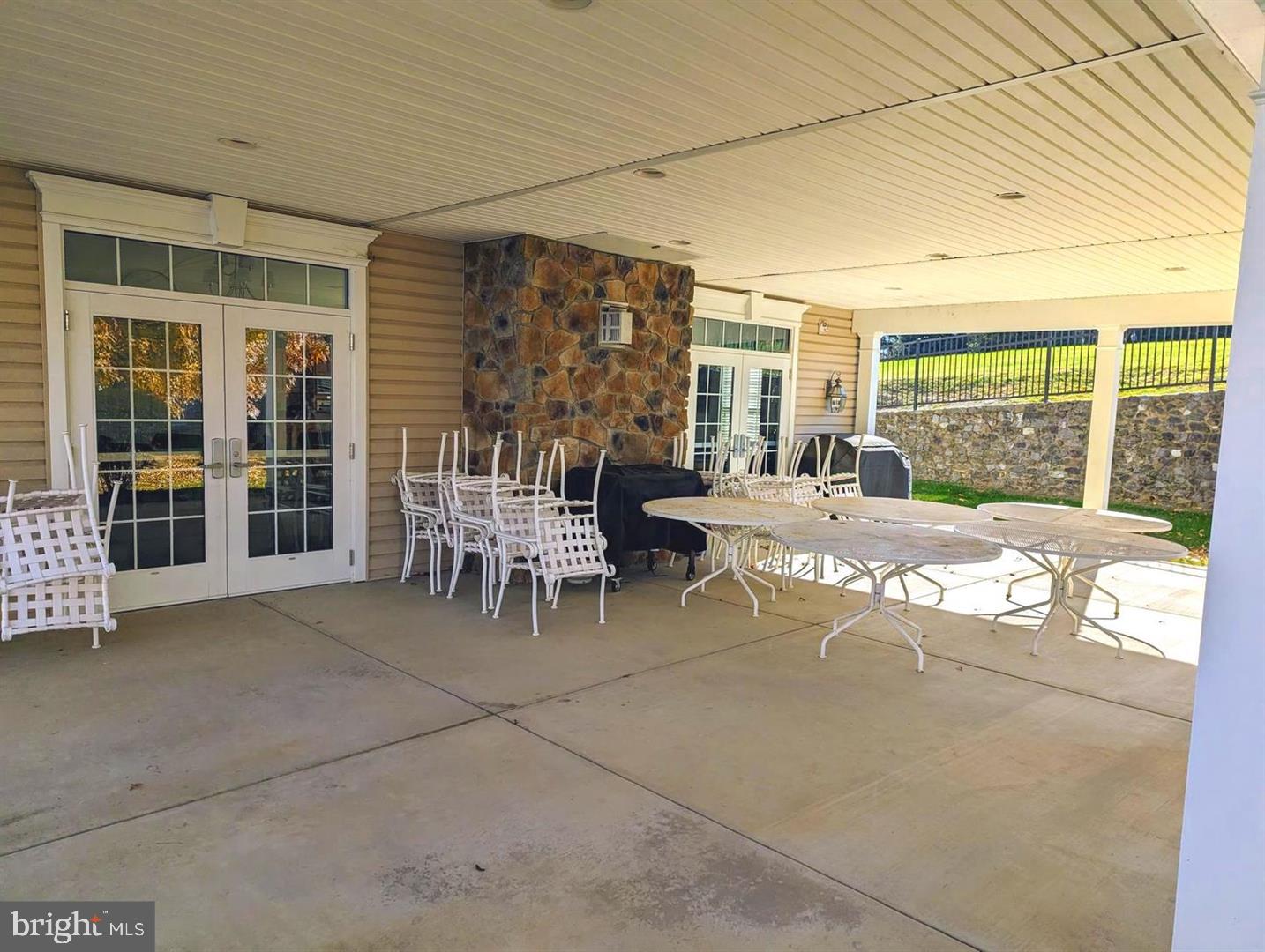 734 Creekside Dr Property Photo 36