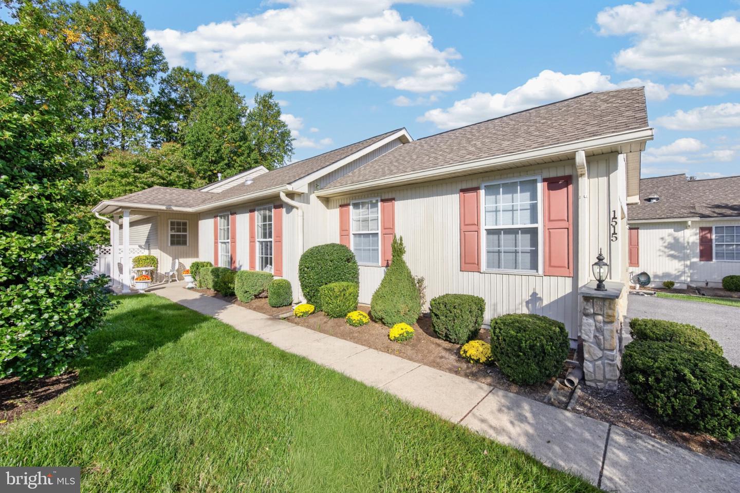 1515 N Hunting Horn Turn Property Photo 1