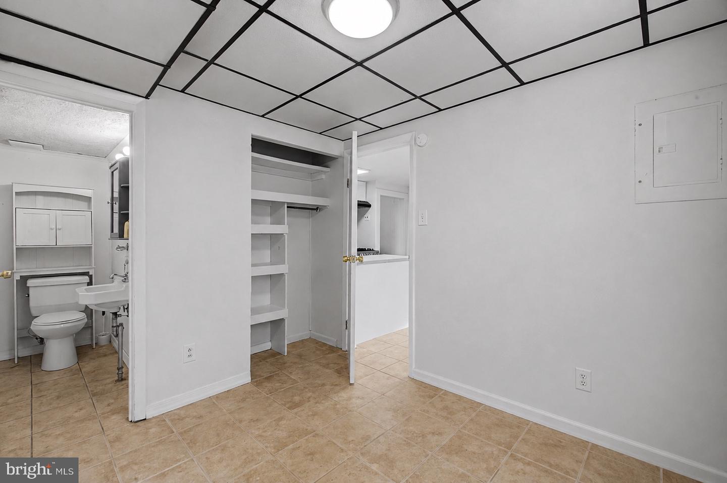 1539 Summit St Property Photo 9