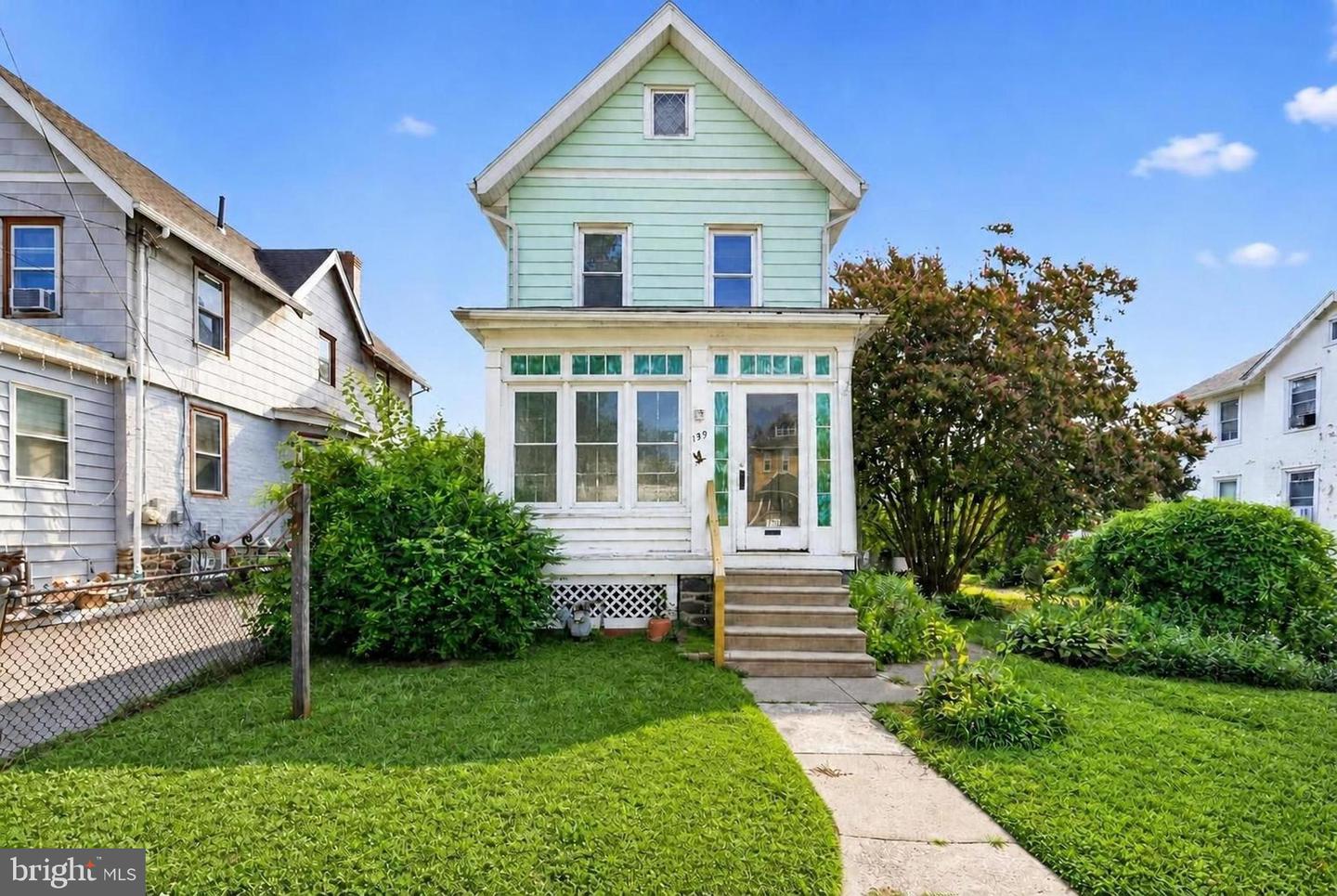 PADE2120290 Property Photo 2
