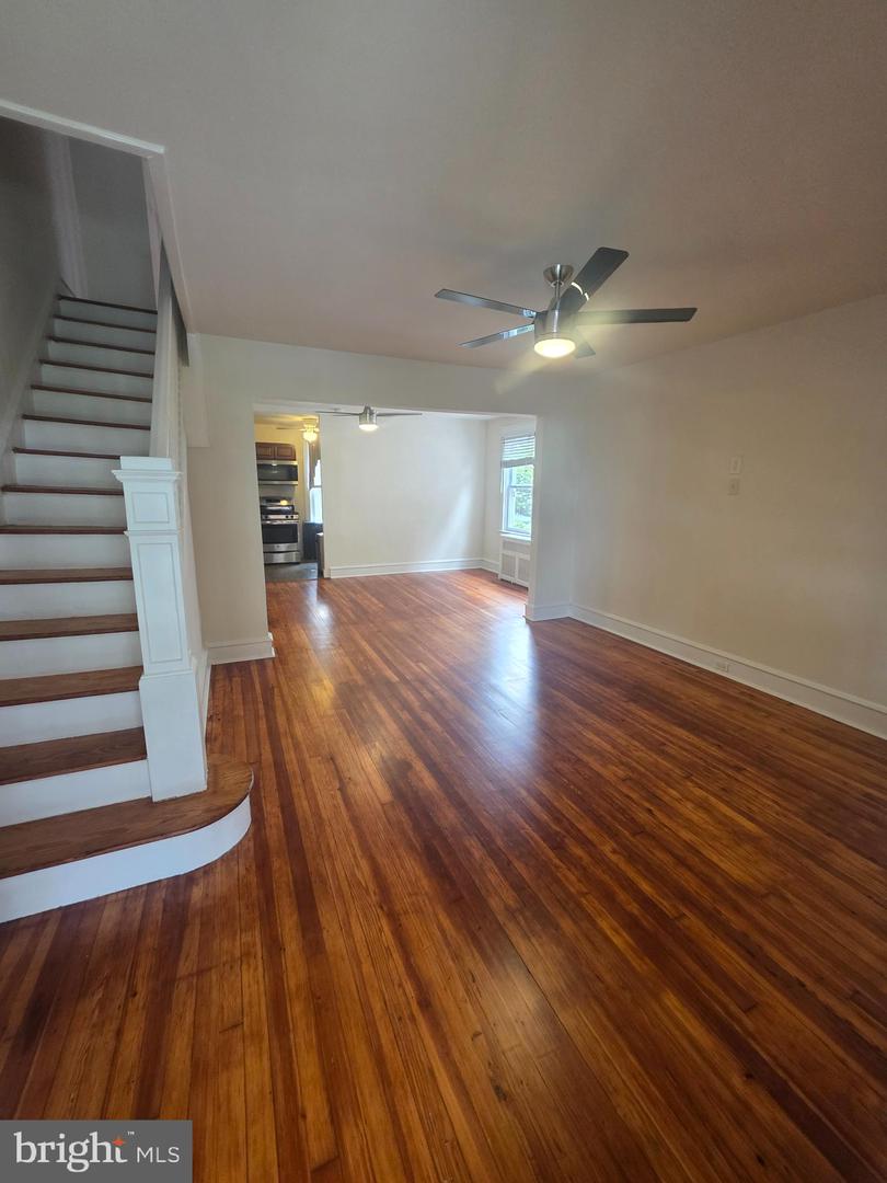 2439 Madison St Property Photo 2