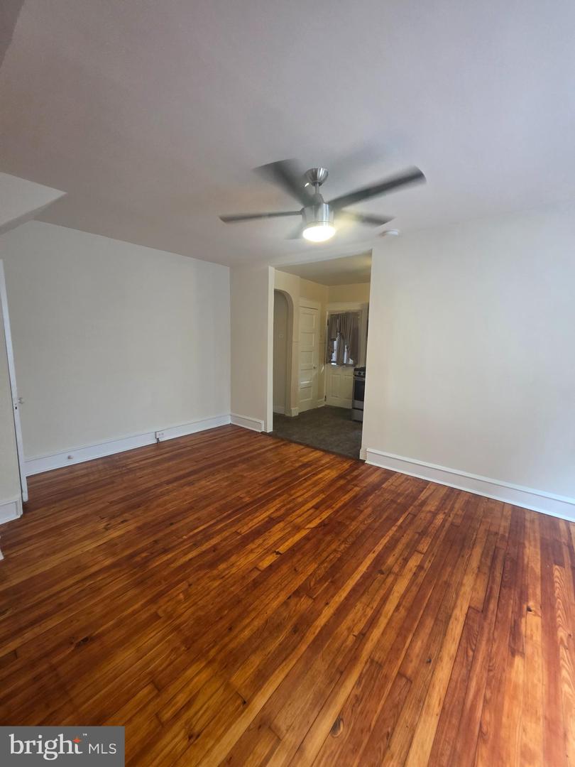 2439 Madison St Property Photo 5