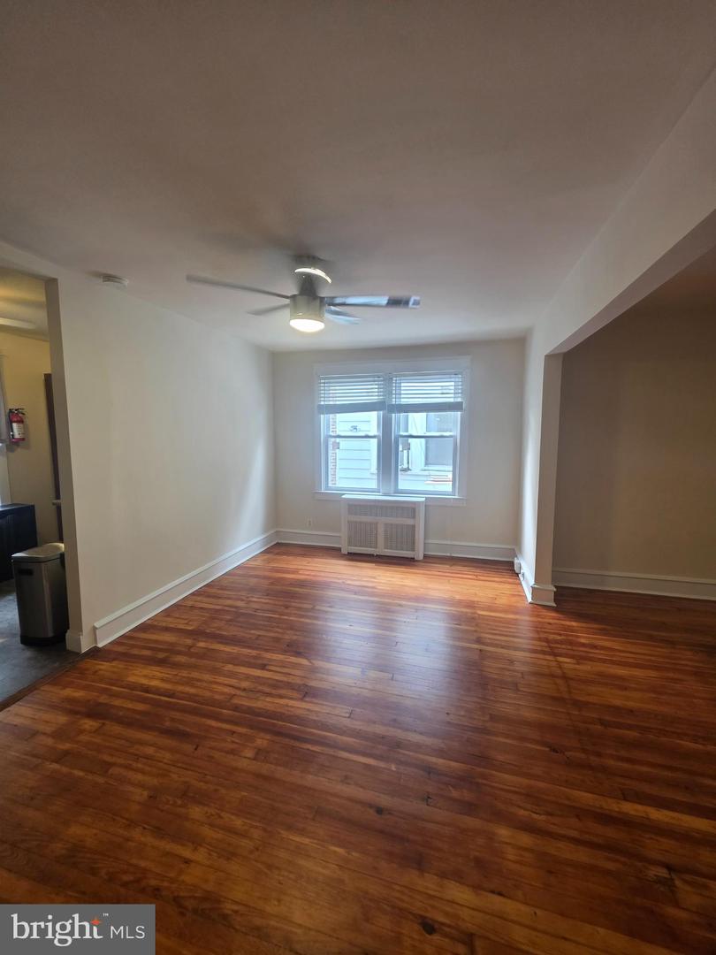 2439 Madison St Property Photo 6