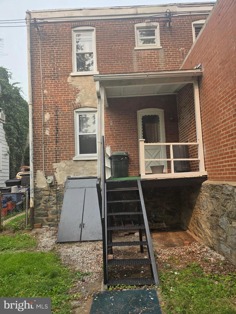 2439 Madison St Property Photo 24