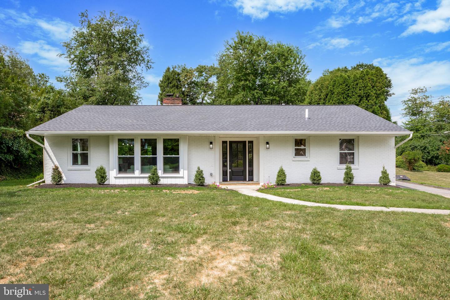 104 FURLONG AVE Property Photo 1