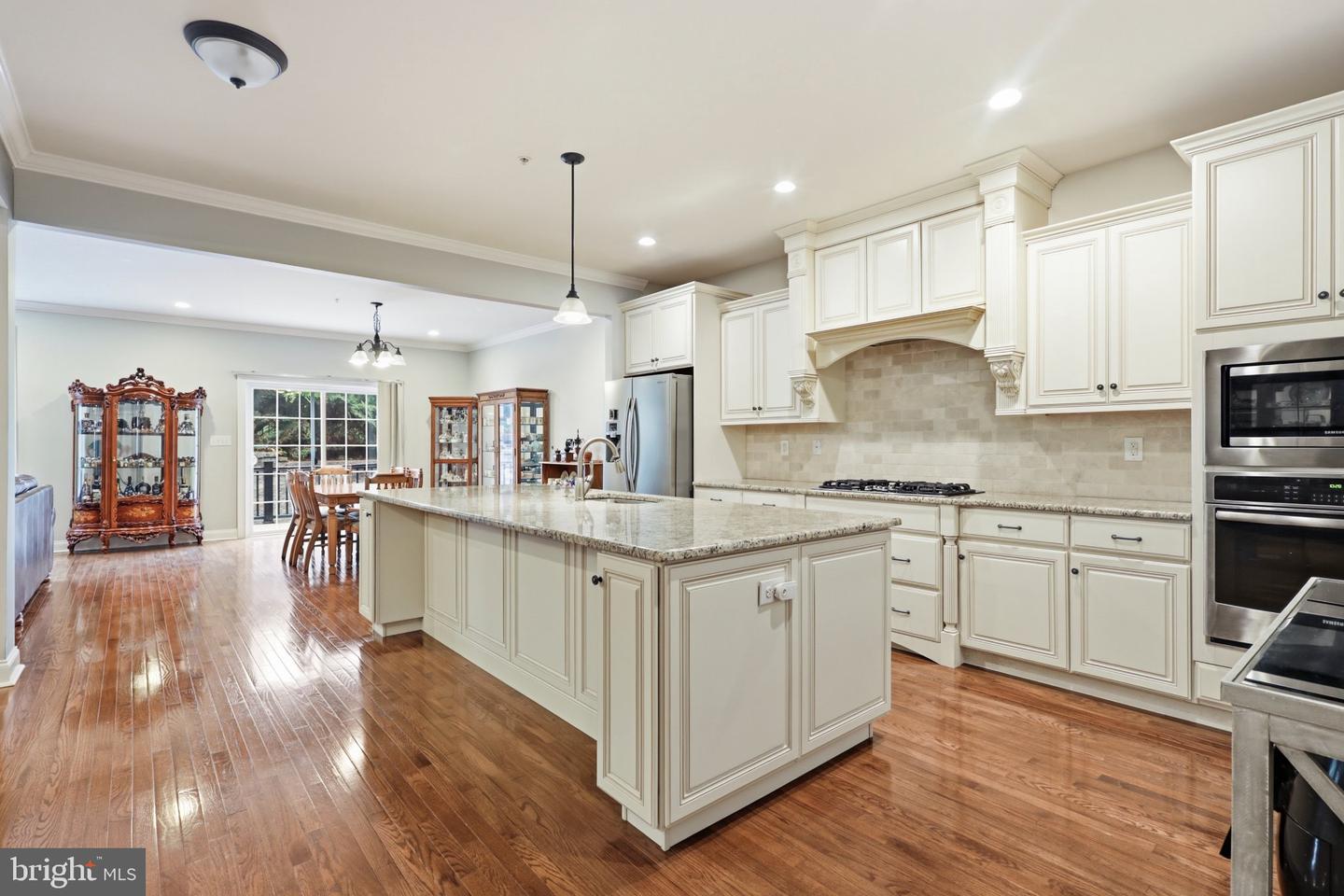 112 WELLINGTON DR