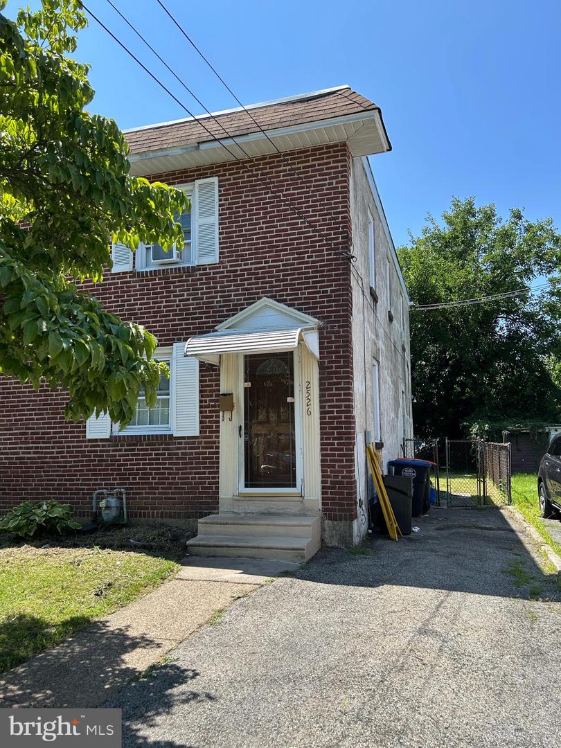 2526 Sandeland St Property Photo 1