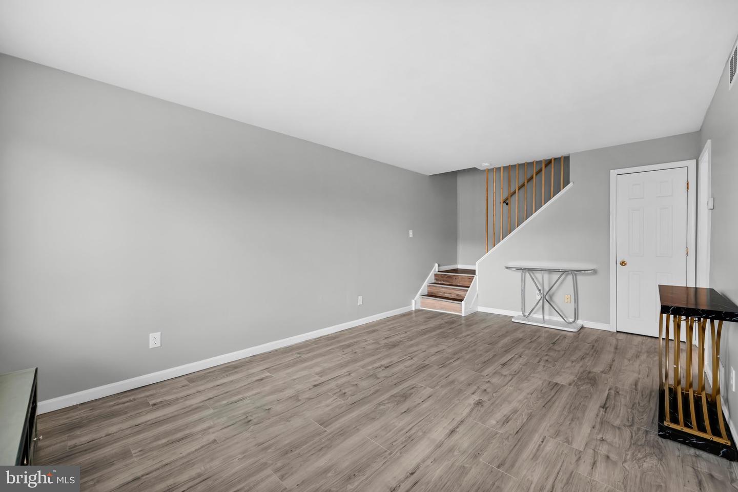 5200 Hilltop Dr #e-3 Property Photo 8