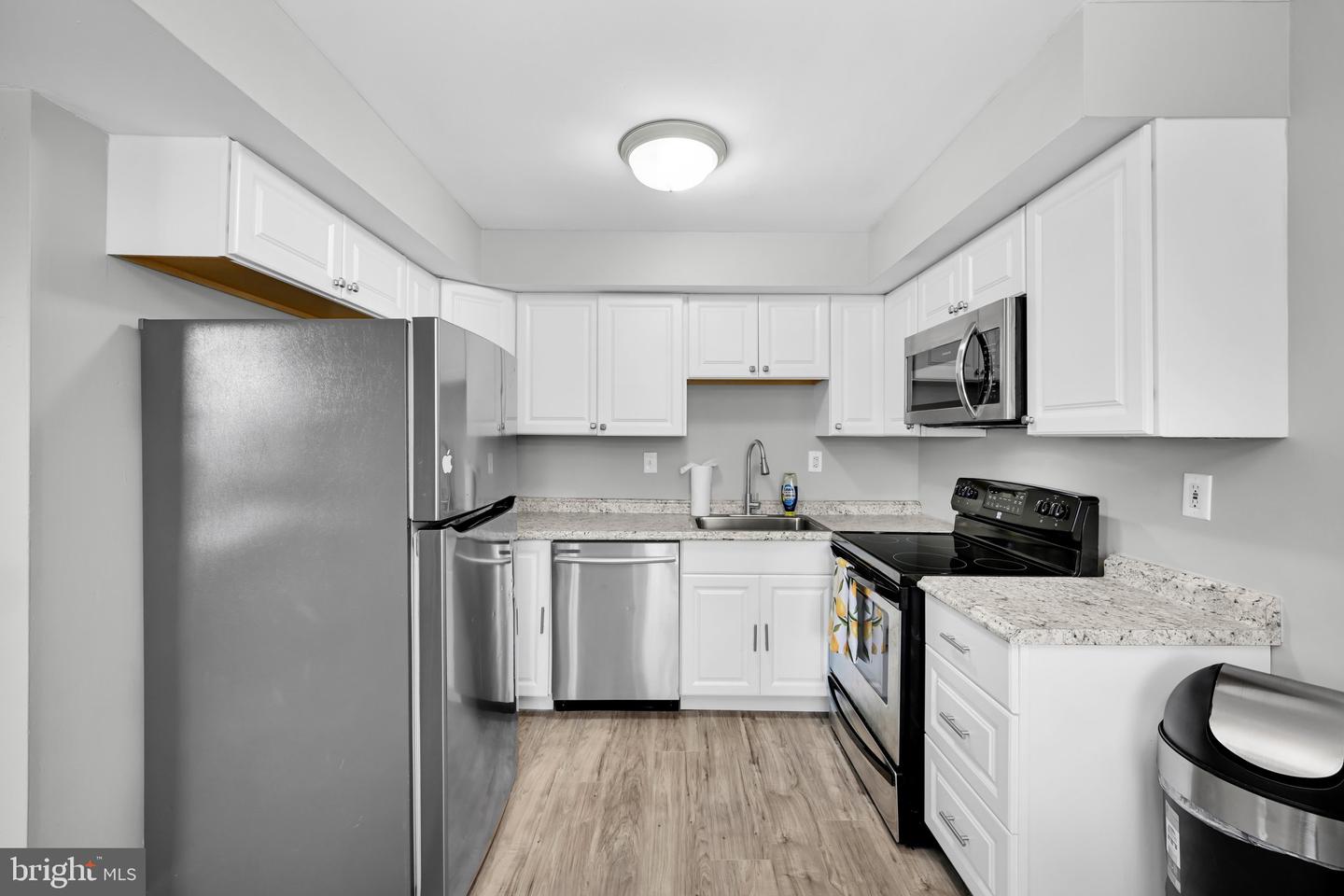 5200 Hilltop Dr #e-3 Property Photo 13