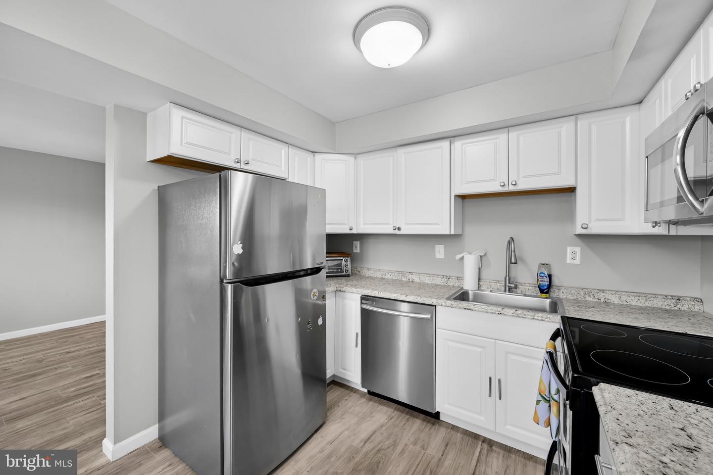 5200 Hilltop Dr #e-3 Property Photo 14