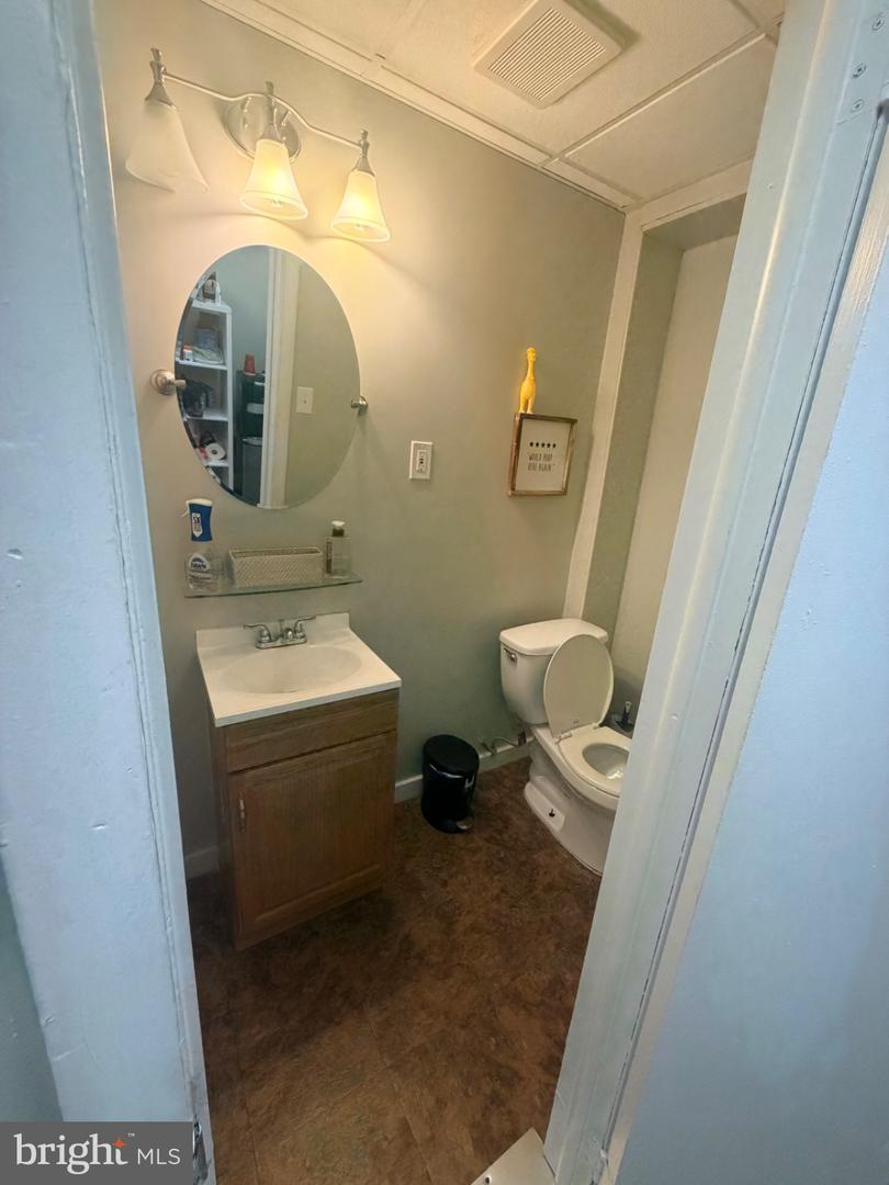 1103 Lincoln Ave Property Photo 6