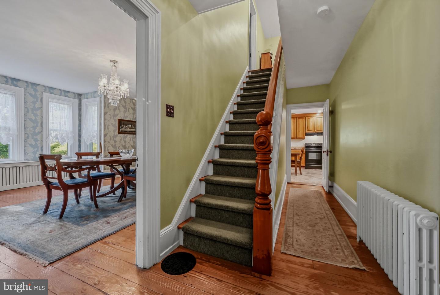 2552 Central Ave Property Photo 5