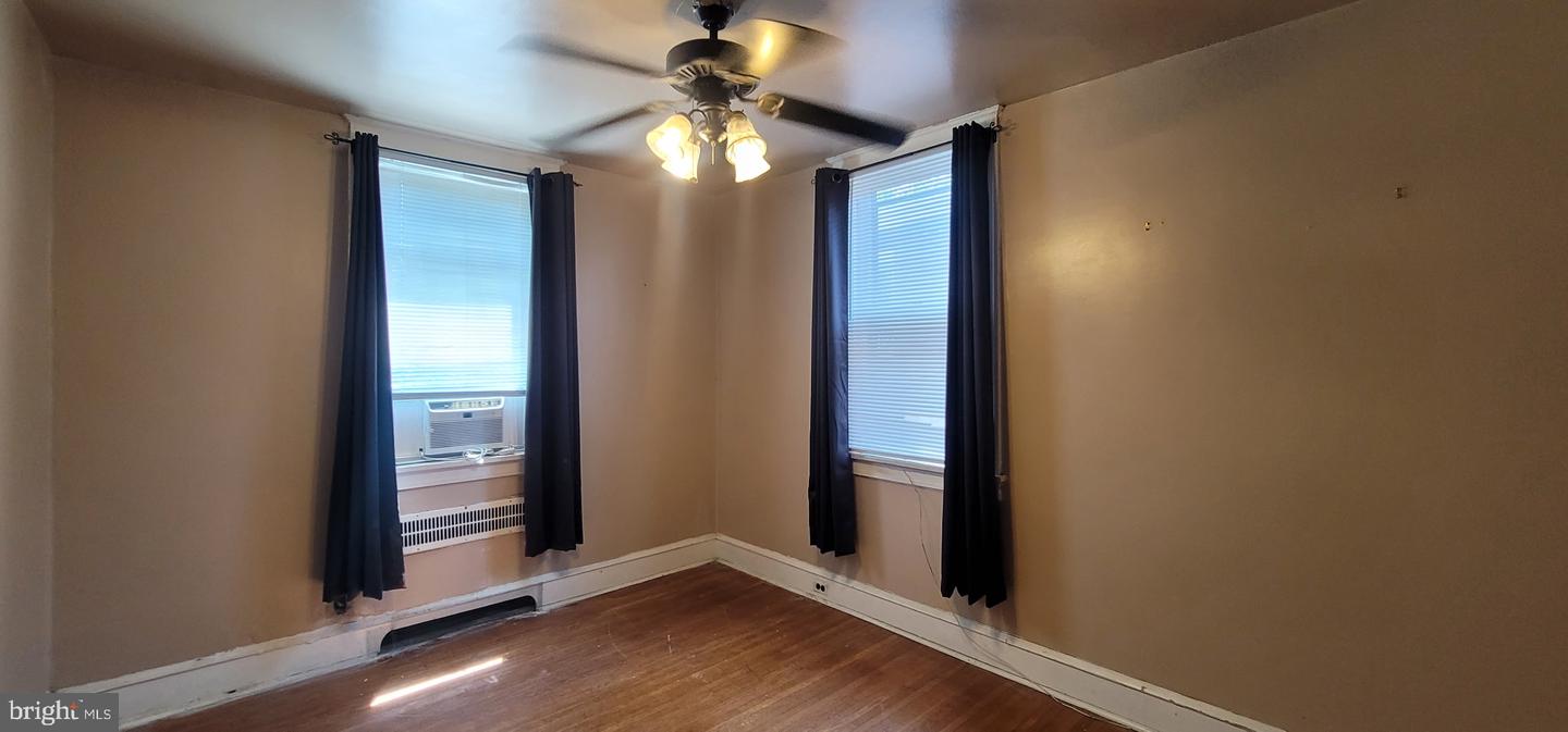 907 Macdade Blvd Property Photo 6