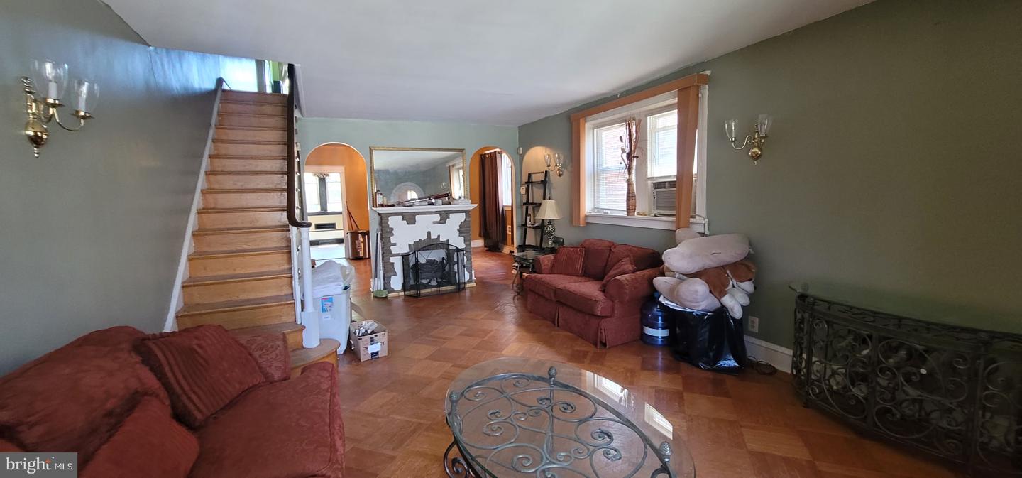 907 Macdade Blvd Property Photo 18