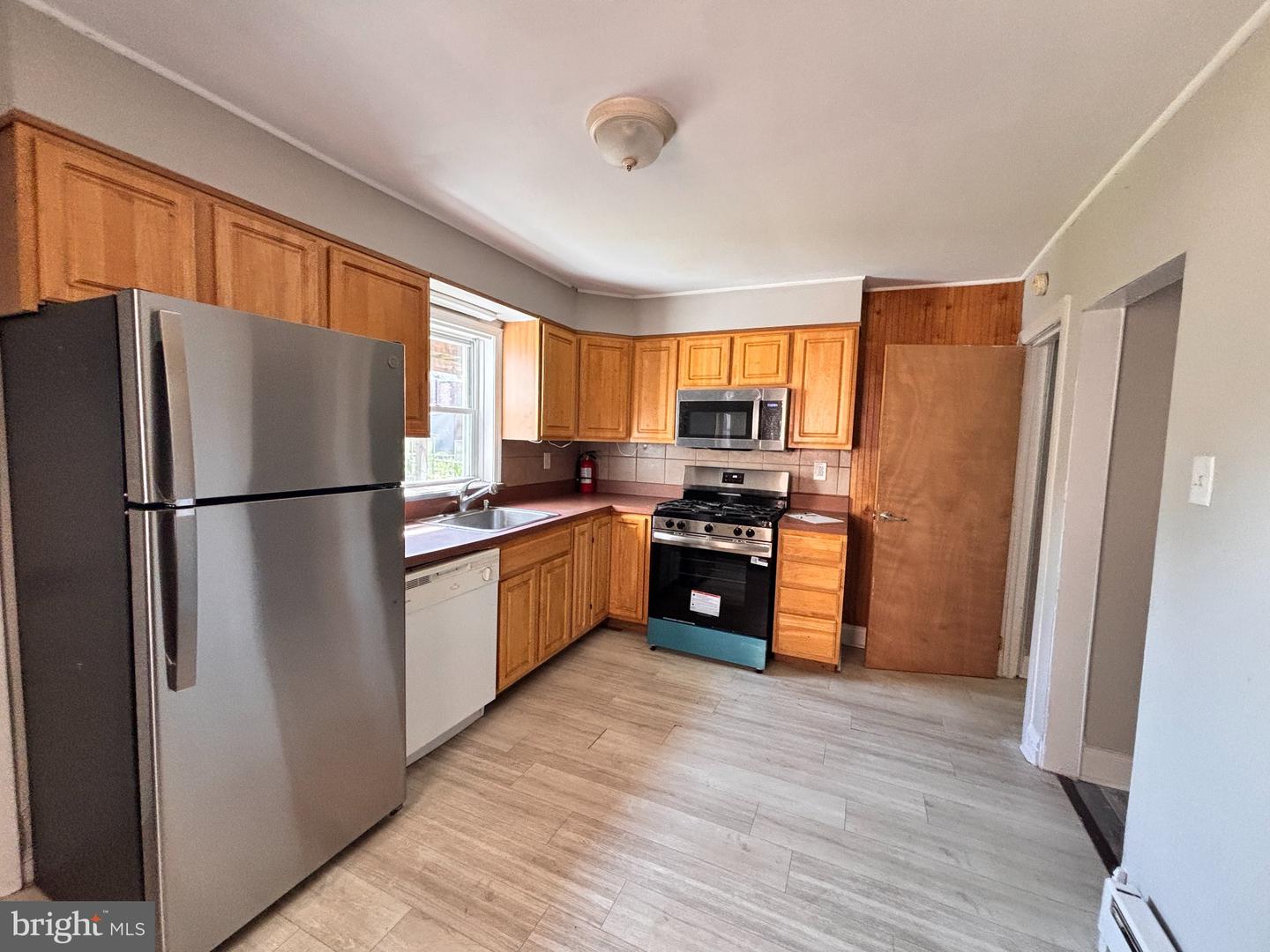 1009 Church Property Photo 6