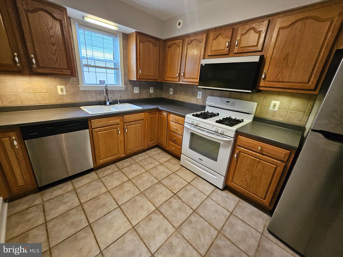 6 Arthur Rd #front Property Photo 6