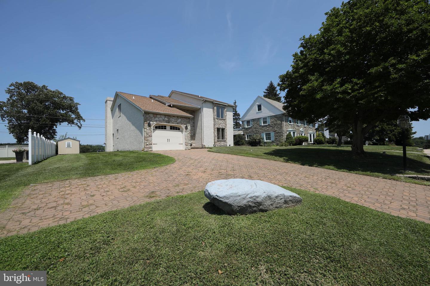 342 Northcroft Rd Property Photo 1