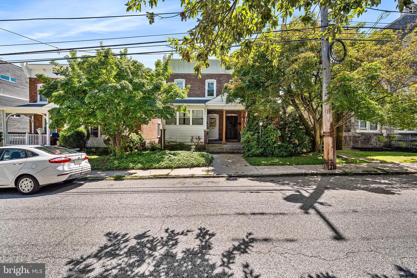 22 E 3rd St Property Photo 4