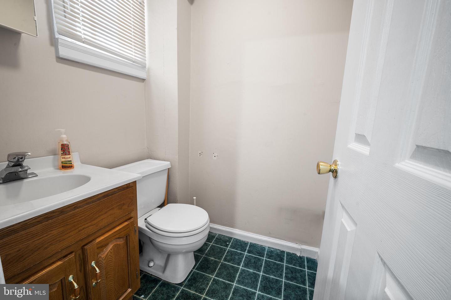 22 E 3rd St Property Photo 23