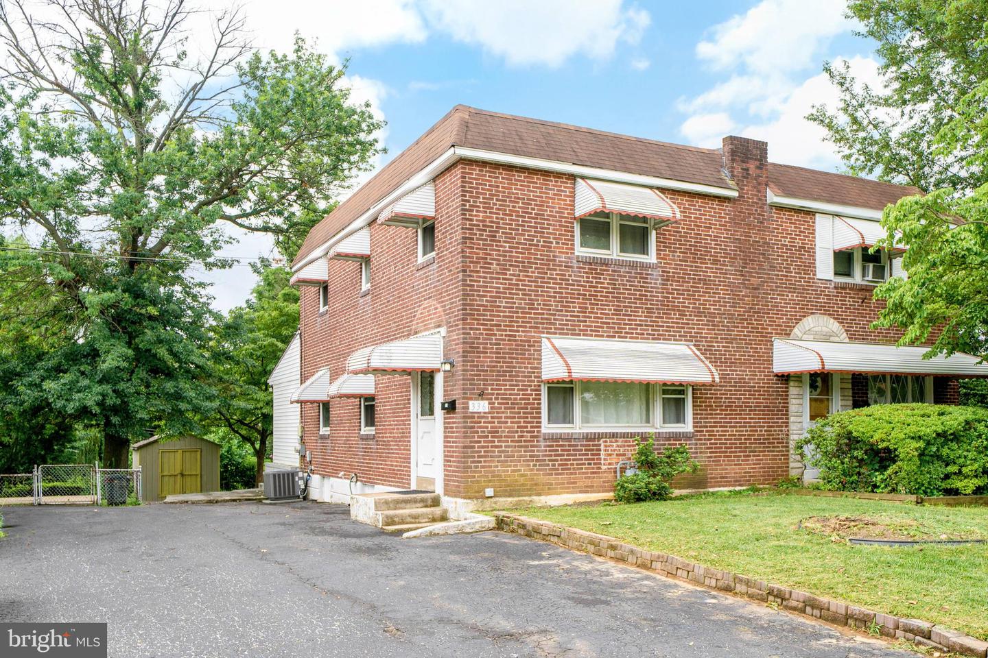 336 Holland St Property Photo 1