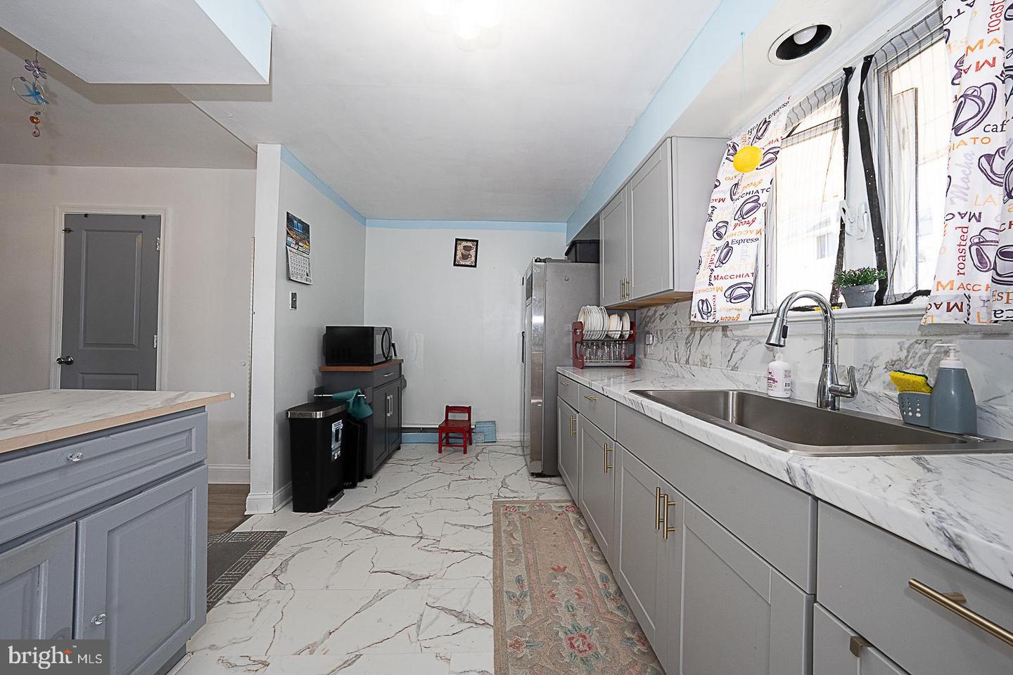 188 E Essex Ave Property Photo 18
