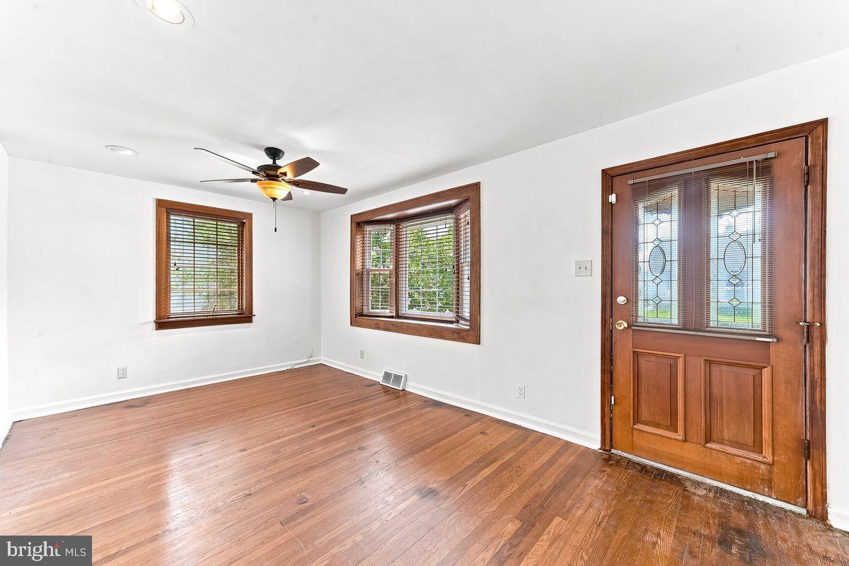 209 Pennsylvania Ave Property Photo 2