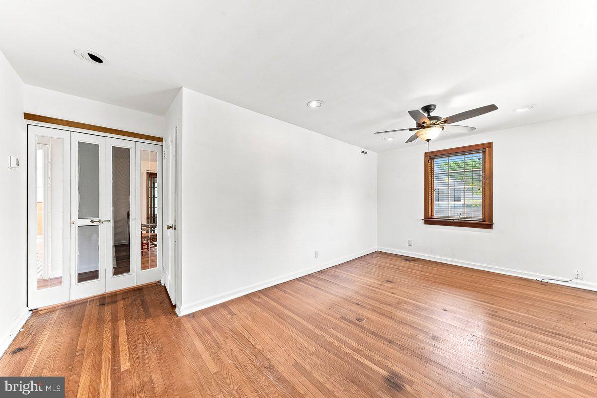 209 Pennsylvania Ave Property Photo 3