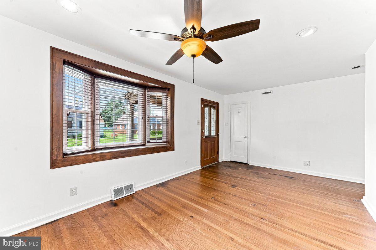 209 Pennsylvania Ave Property Photo 4