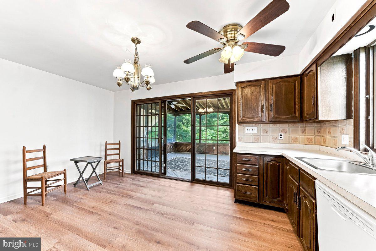 209 Pennsylvania Ave Property Photo 8