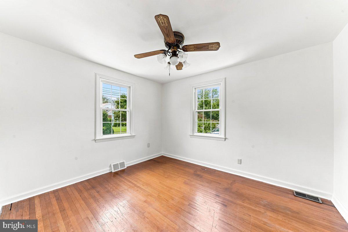 209 Pennsylvania Ave Property Photo 11