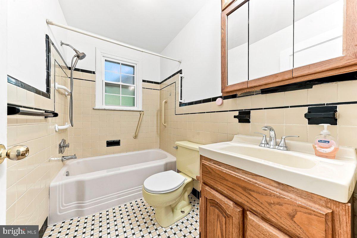 209 Pennsylvania Ave Property Photo 17