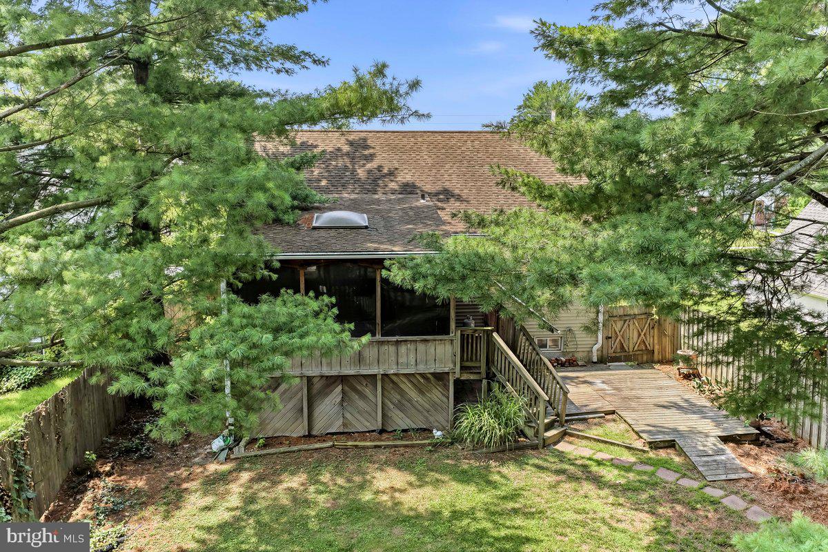 209 Pennsylvania Ave Property Photo 38