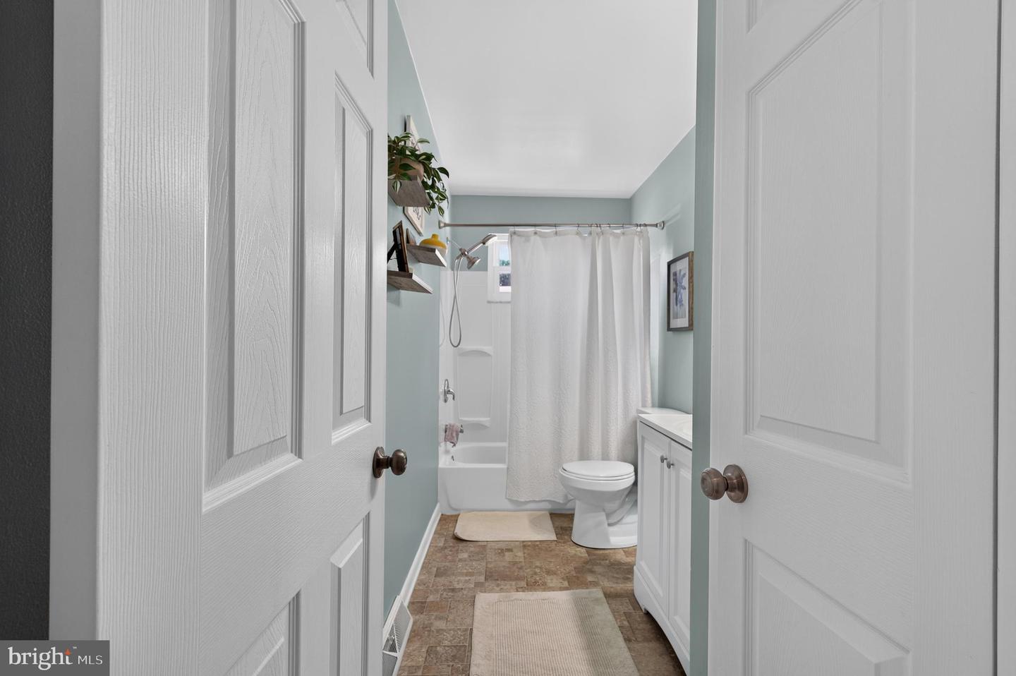 2 Cathy Ln Property Photo 22
