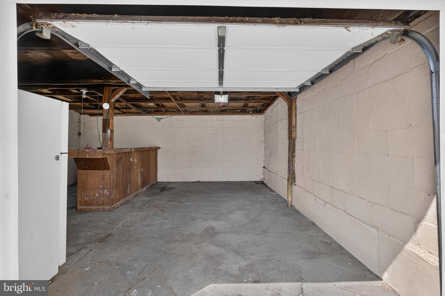 908 Price St Property Photo 30