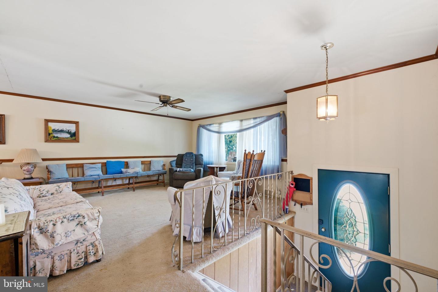 17 Blackthorne Ln Property Photo 2