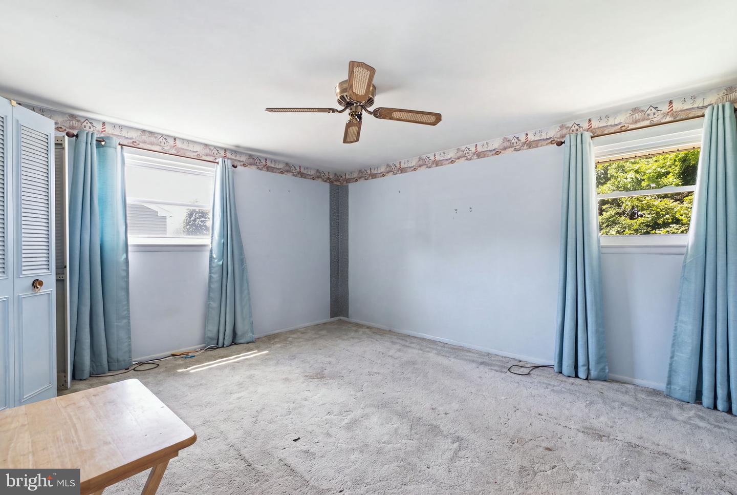 17 Blackthorne Ln Property Photo 11
