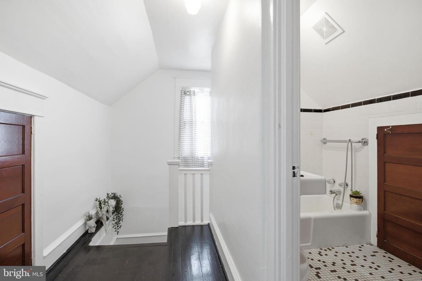 236 Milmont Ave Property Photo 16