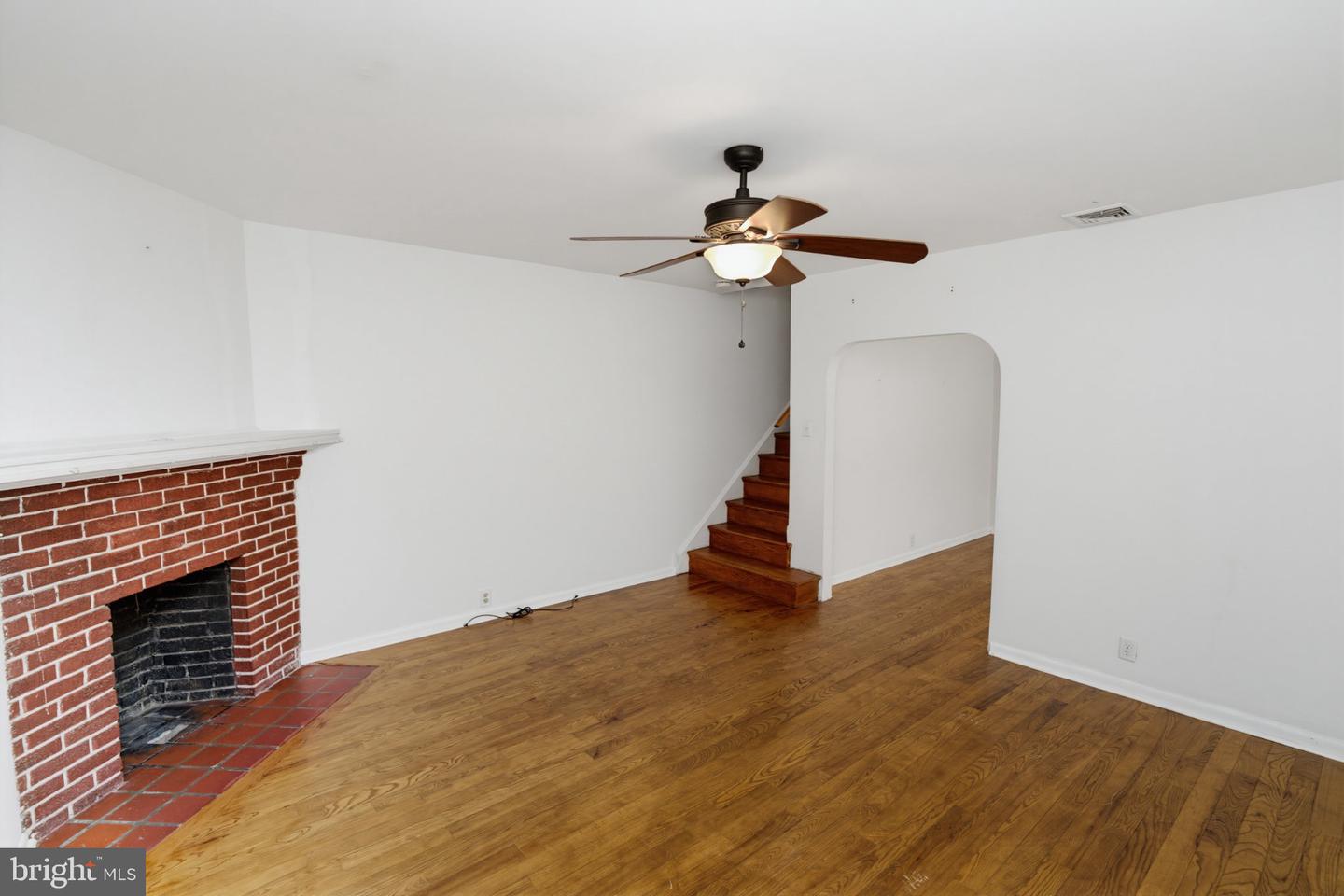 1210 Hollywood Ave Property Photo 6