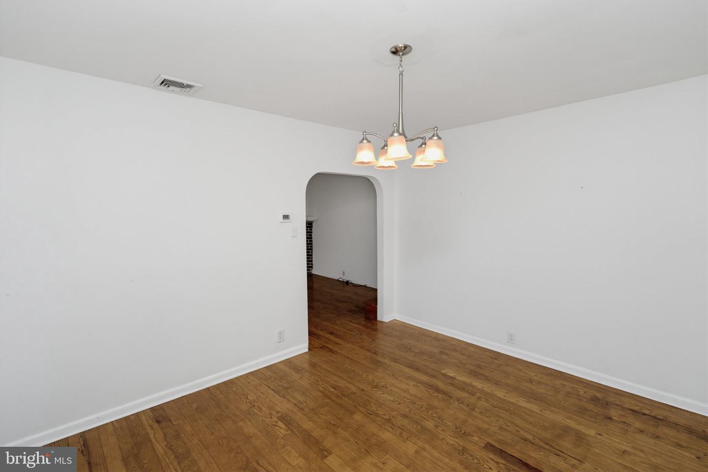 1210 Hollywood Ave Property Photo 9
