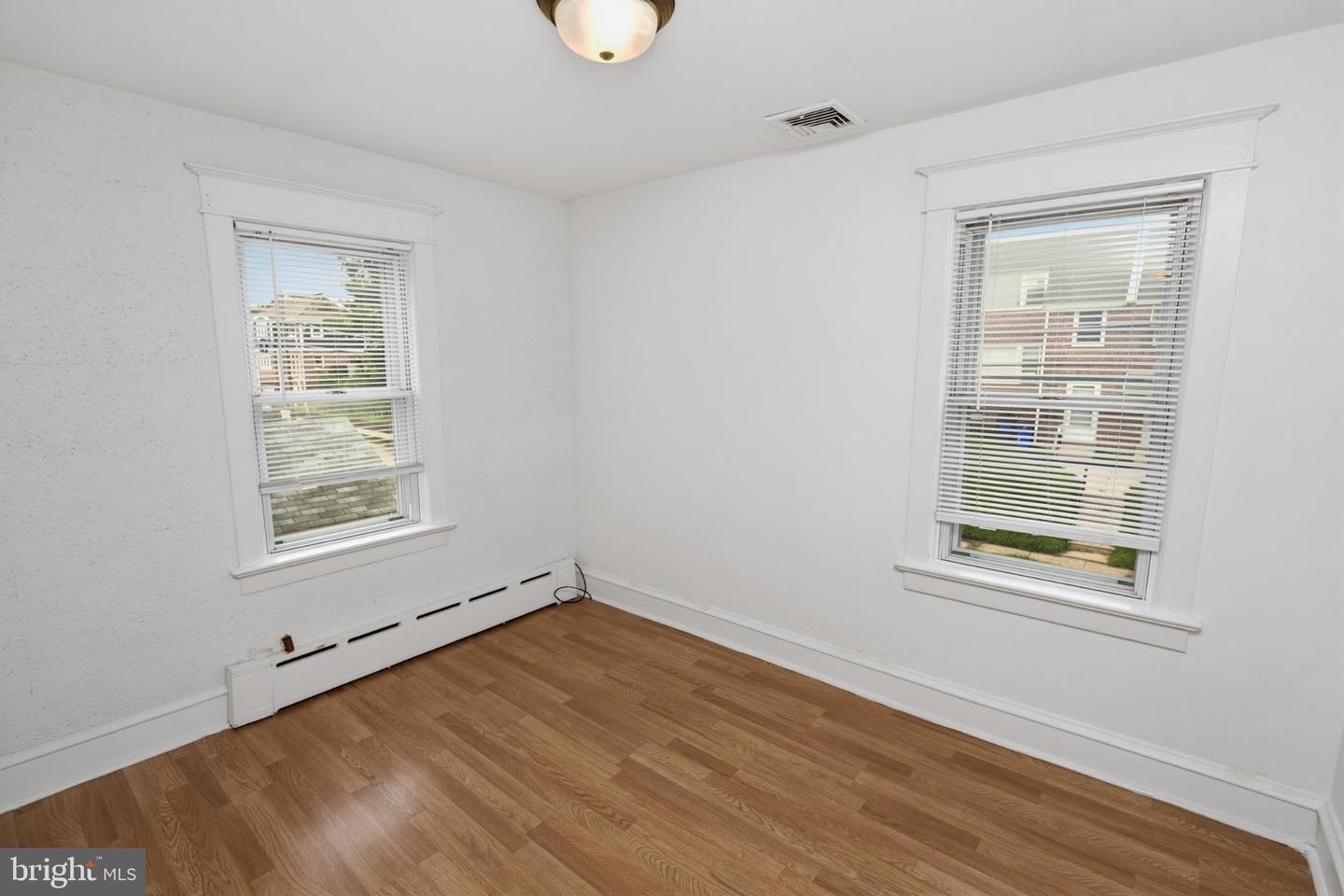 1210 Hollywood Ave Property Photo 15