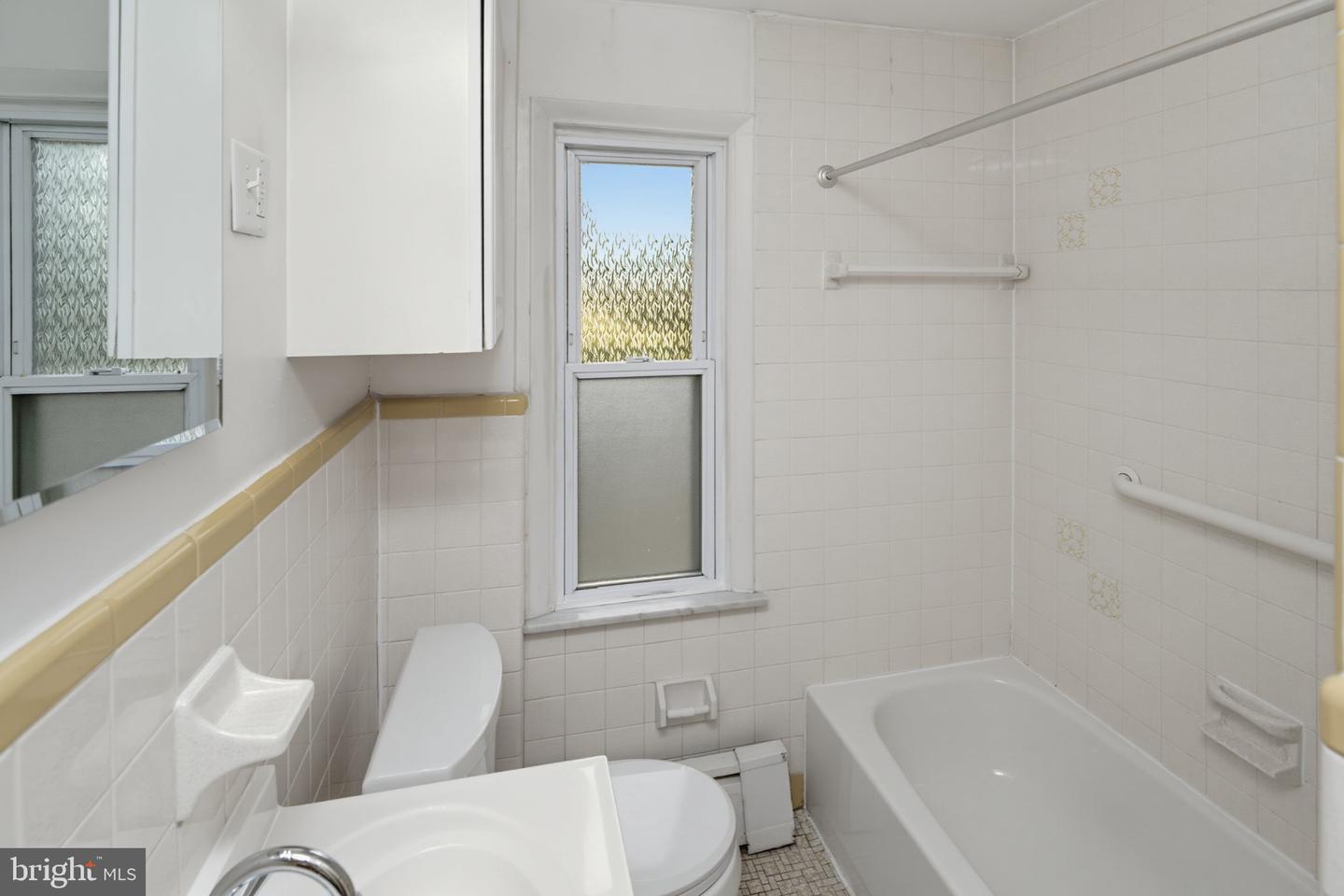 1210 Hollywood Ave Property Photo 23