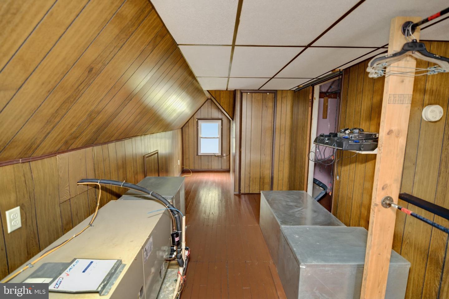 1210 Hollywood Ave Property Photo 25