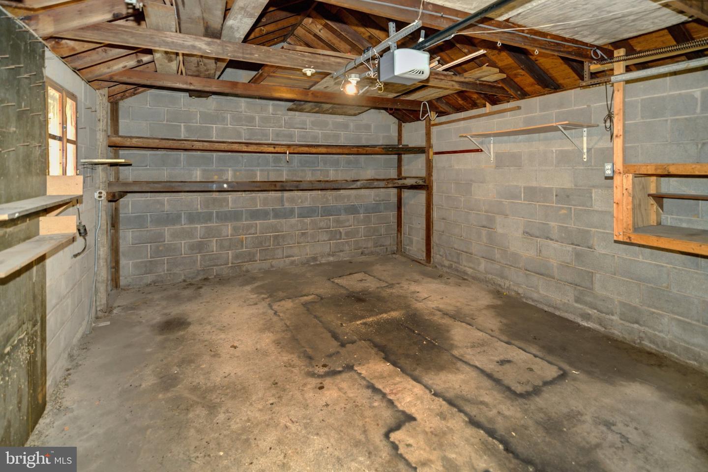 1210 Hollywood Ave Property Photo 35