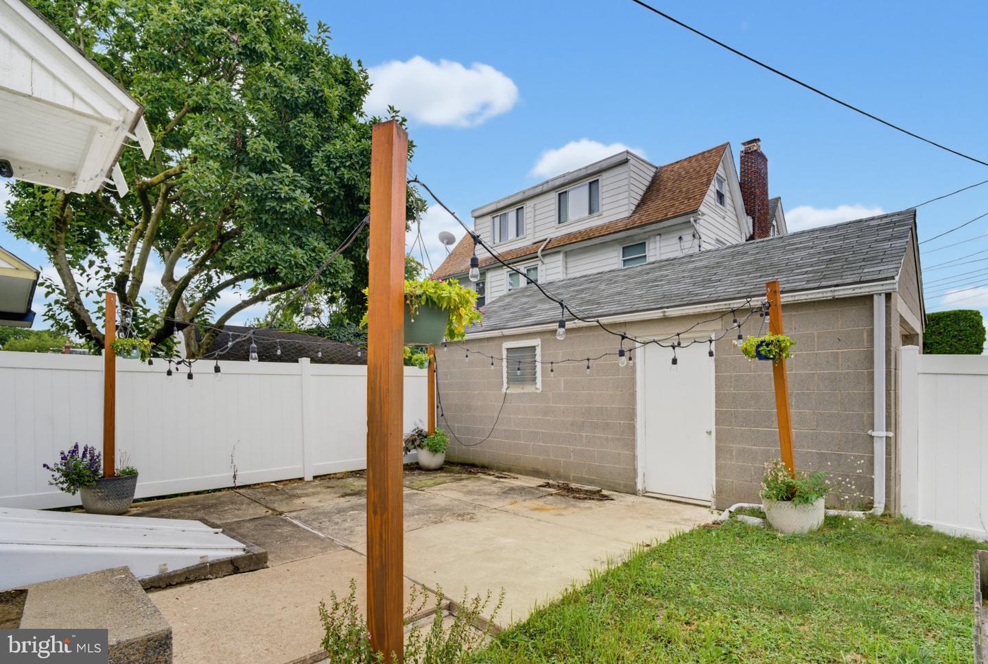 1210 Hollywood Ave Property Photo 40
