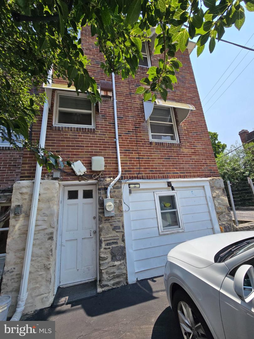 300 Springton Rd Property Photo 15
