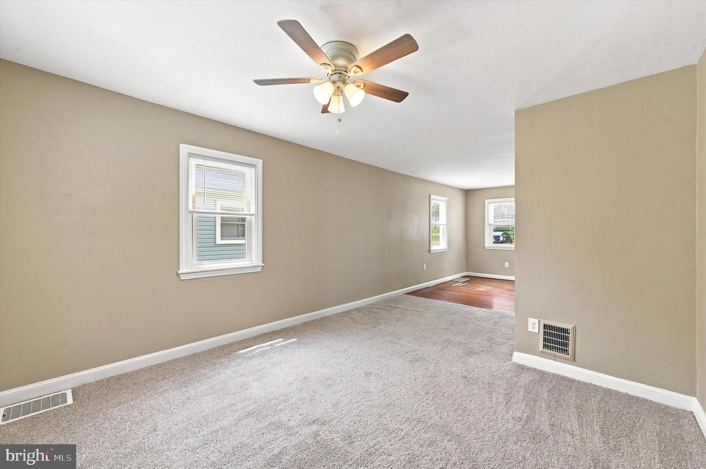 1020 2nd Ave Property Photo 5