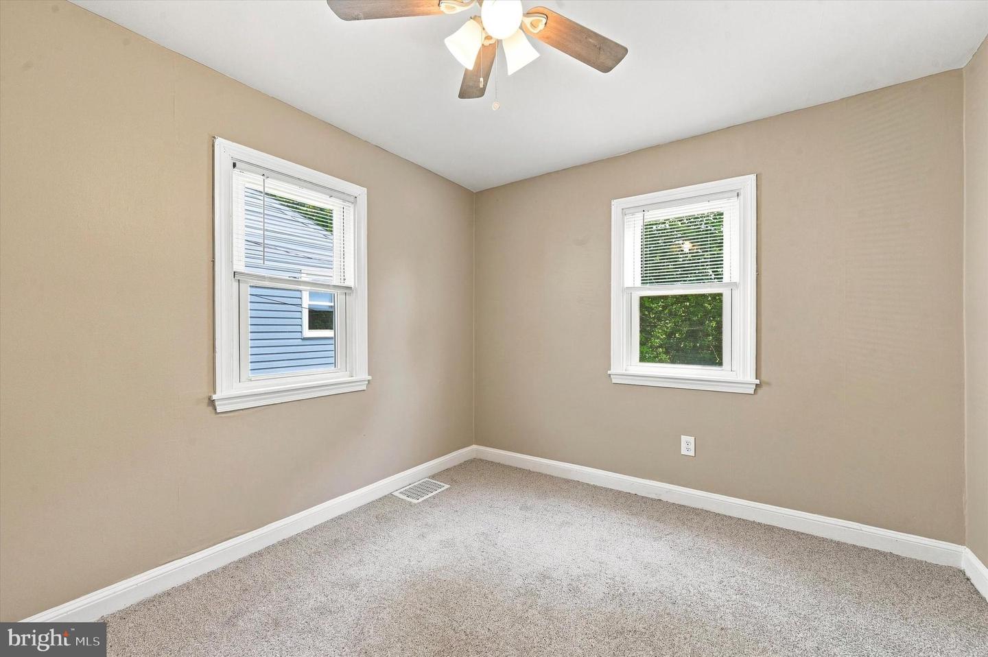 1020 2nd Ave Property Photo 10