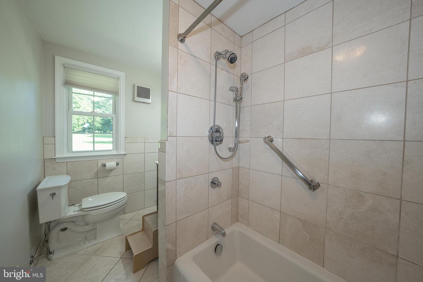 37 Meadows Ln Property Photo 17