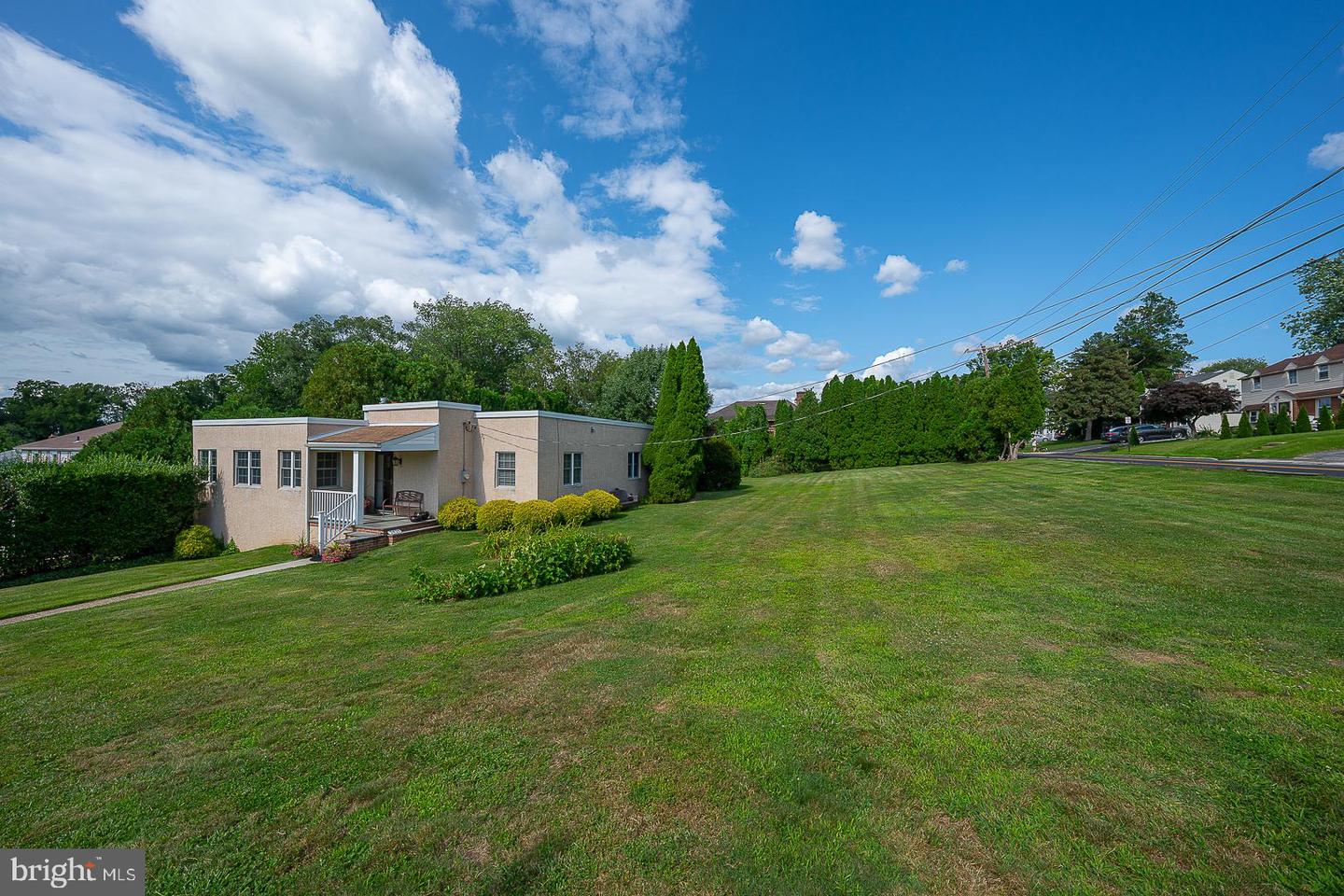 1416 Steel Rd Property Photo 1